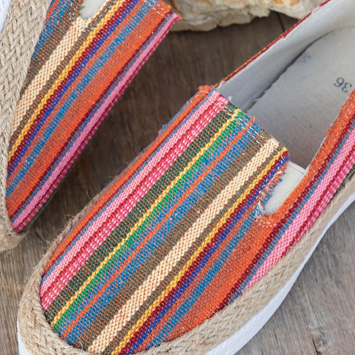 Country Style Women's Shoes with Straw Design